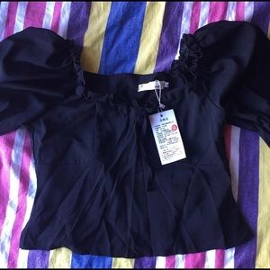 Nwt black puff sleeve crop top blouse